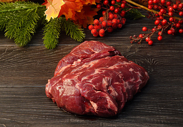 Фото Шея пятнистого оленя без кости