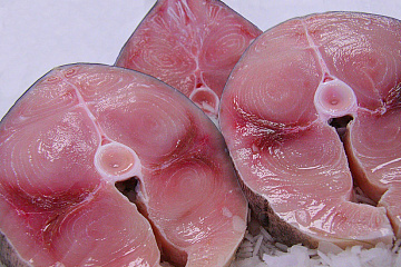 Фото Стейк из дикой рыбы меч