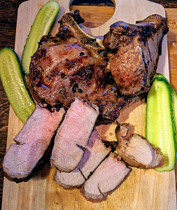 Превью Корейка вольерного кабана на кости